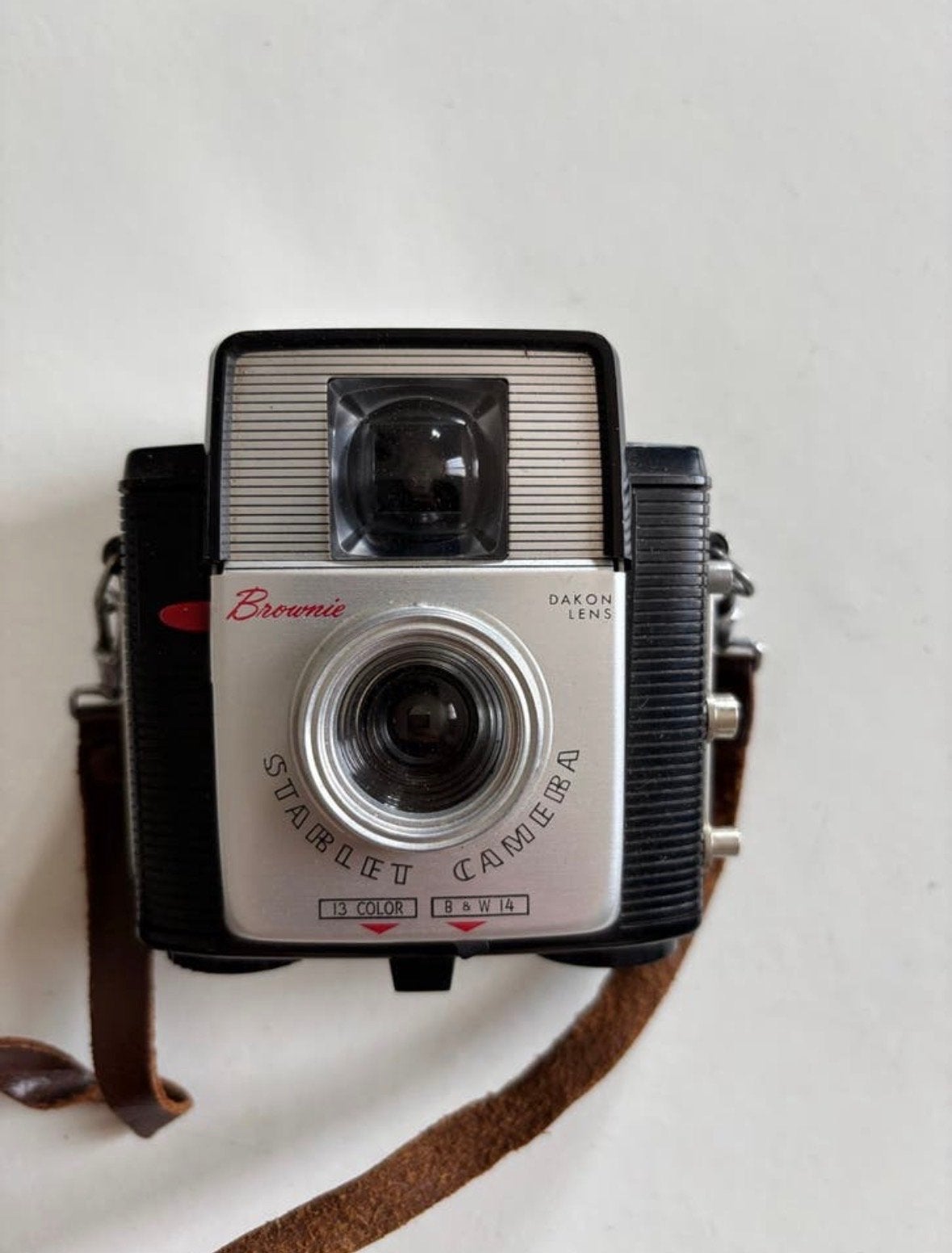 Vintage Kodak Brownie Starlet Camera met leren tas, Ophalen, Gebruikt, Compact, Kodak