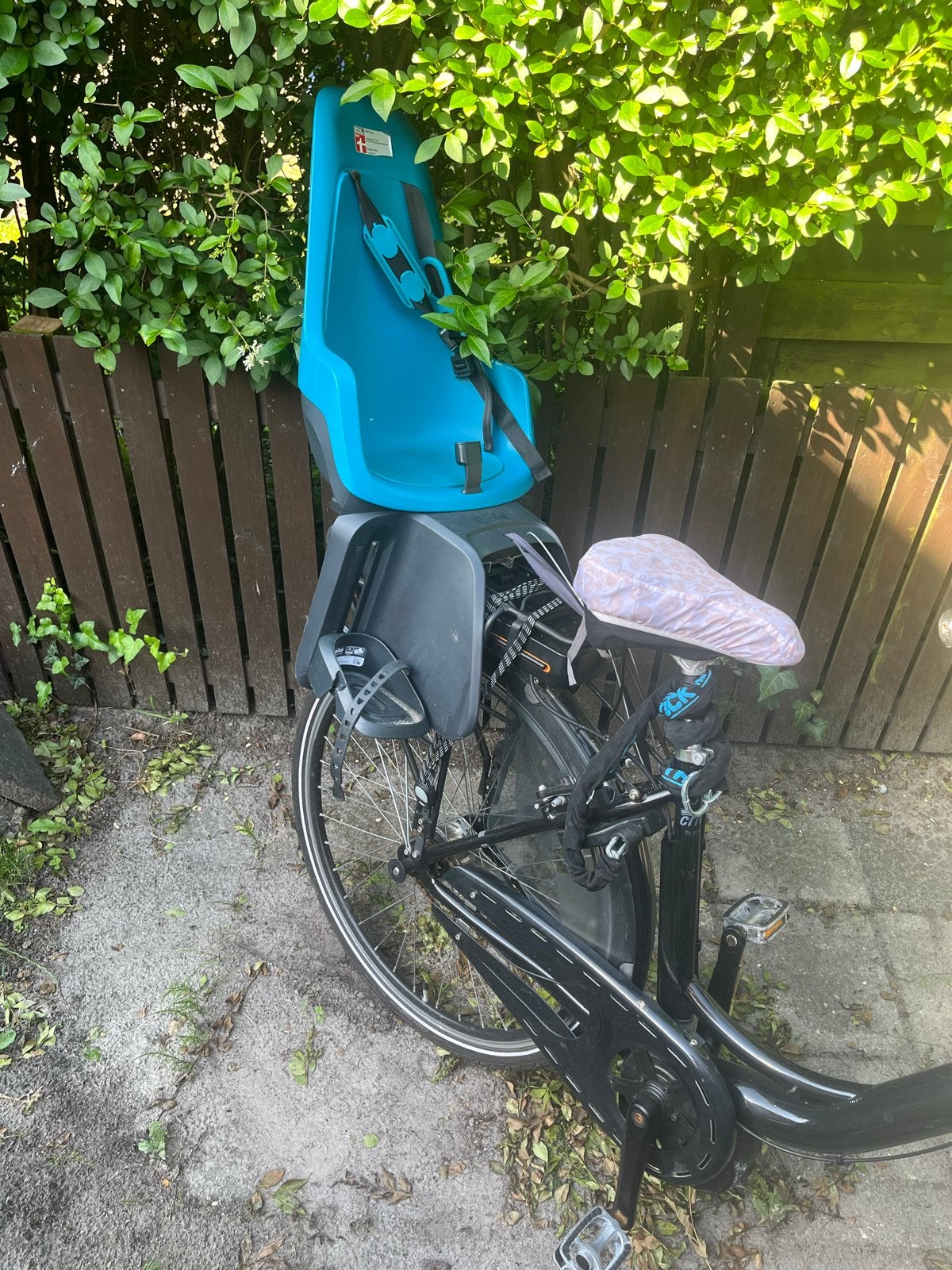 Elektrische fiets met achterzitje en voormand, Fietsen en Brommers, Elektrische fietsen, Ophalen of Verzenden, Zo goed als nieuw