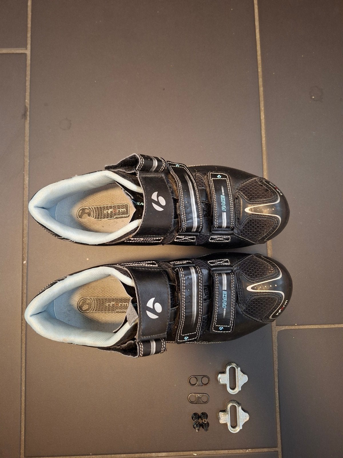 Bontrager Race fietsschoenen met extra Shimano SPD plaatjes, Dames, Schoenen, Overige maten, Ophalen of Verzenden