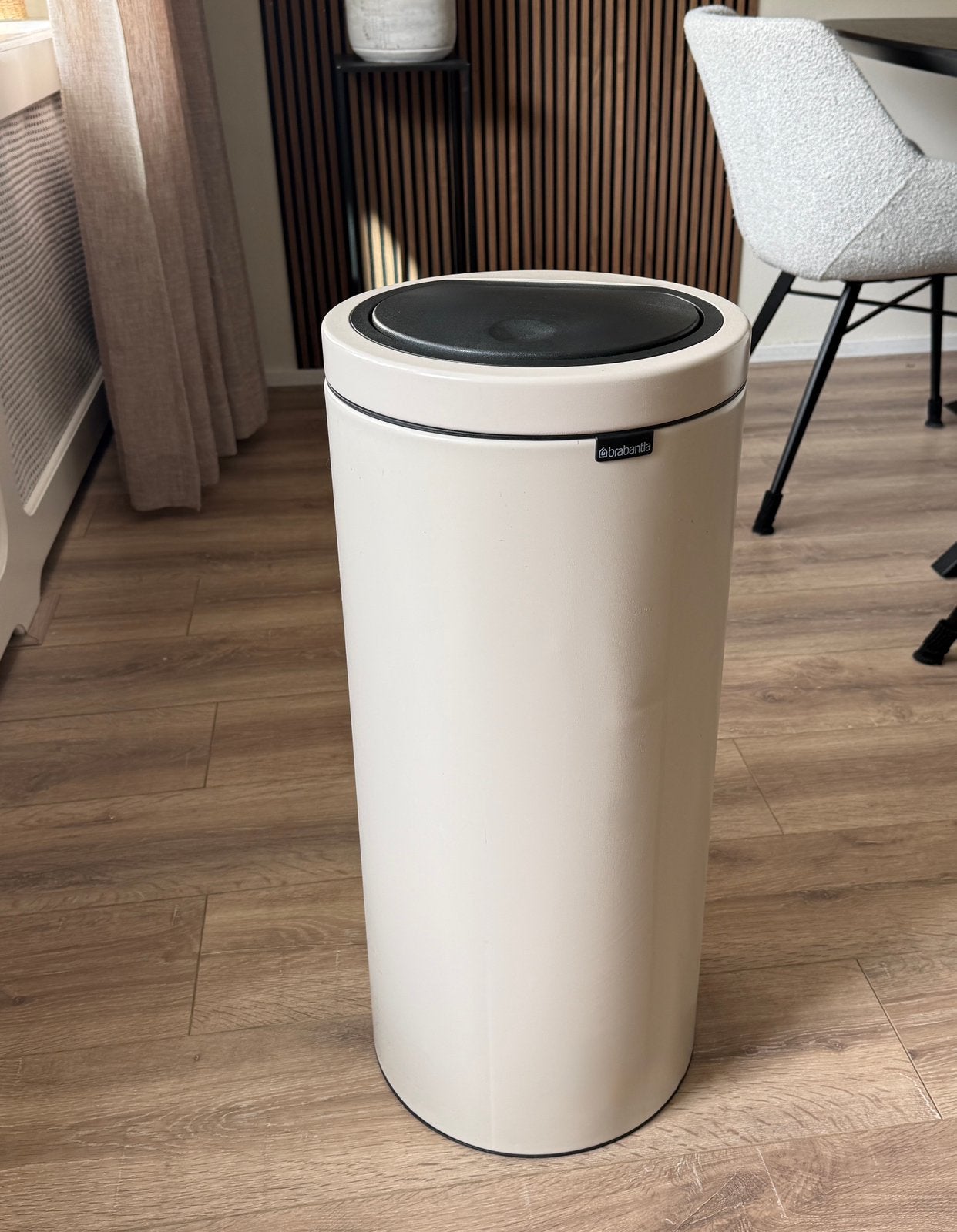 Brabantia Touch Bin Flat Top prullenbak 30L Soft Beige, 20 tot 30 liter, Ophalen, Zo goed als nieuw