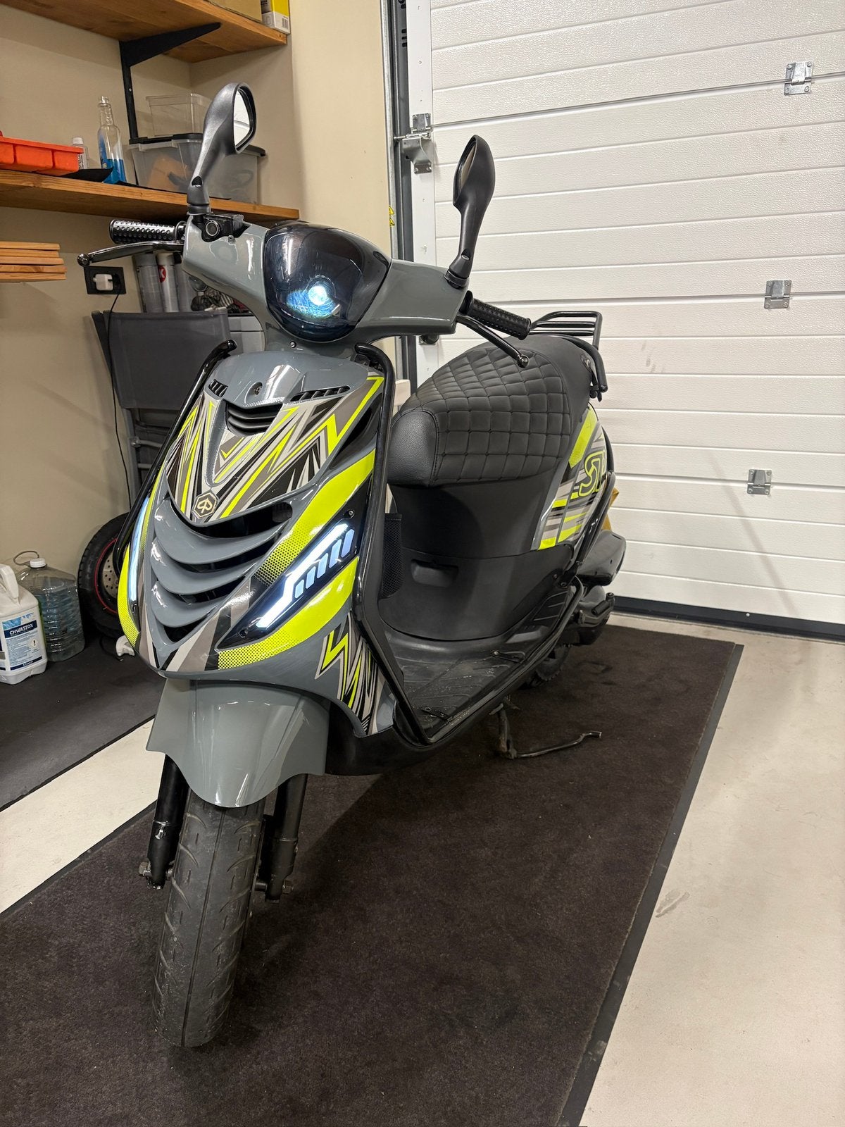 Piaggio zip 125cc SWINGARM, Ophalen, Zo goed als nieuw, Benzine, Zip