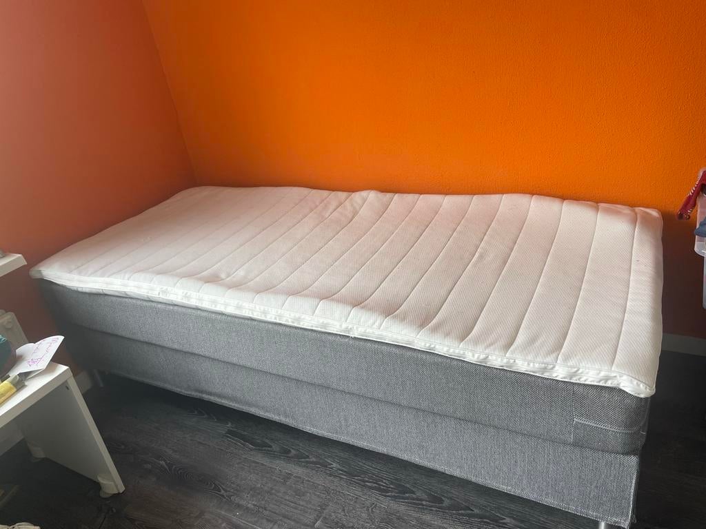 Eenpersoons boxspring met matras en topper, Ophalen, Gebruikt, 90 cm, Eenpersoons