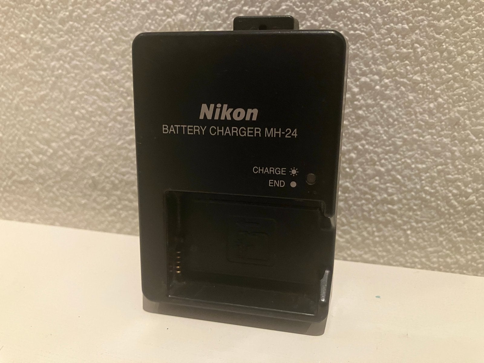 Nikon Batterijlader MH-24 voor EN-EL14 accu's, Ophalen of Verzenden, Gebruikt