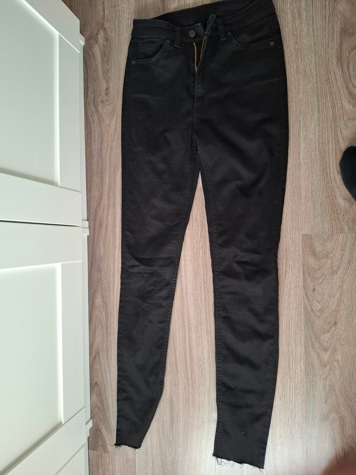 Monki Skinny Jeans Zwart - Maat 28, Zwart, Ophalen of Verzenden, Monki, W28 - W29 (confectie 36)