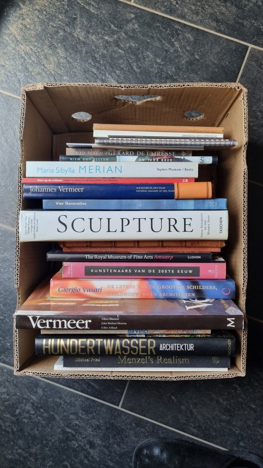 Kunstboeken collectie: Vermeer, Hundertwasser, Vasari, Ophalen of Verzenden, Gelezen, Overige onderwerpen