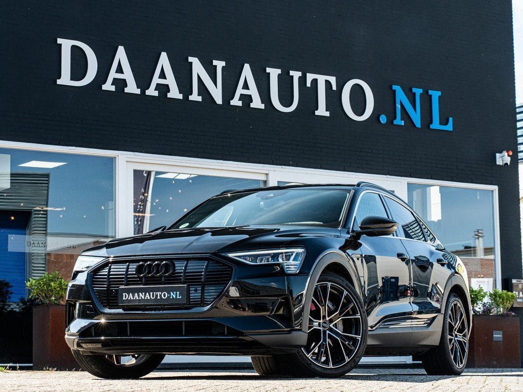 Audi e-tron Sportback 55 quattro edition 95 kWh, Auto's, Audi, Automaat, 131 €/maand, Stof, Zwart