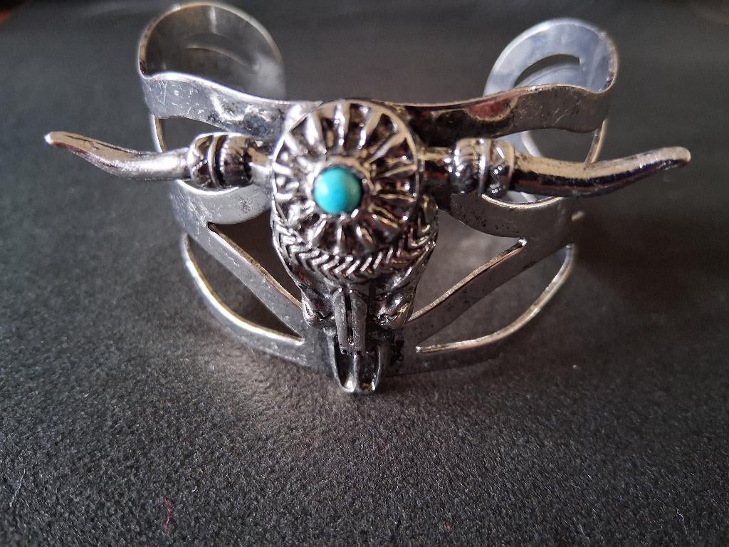 Boho manchet armband buffalo skull, Ophalen of Verzenden, Nieuw, Zilver, Overige materialen