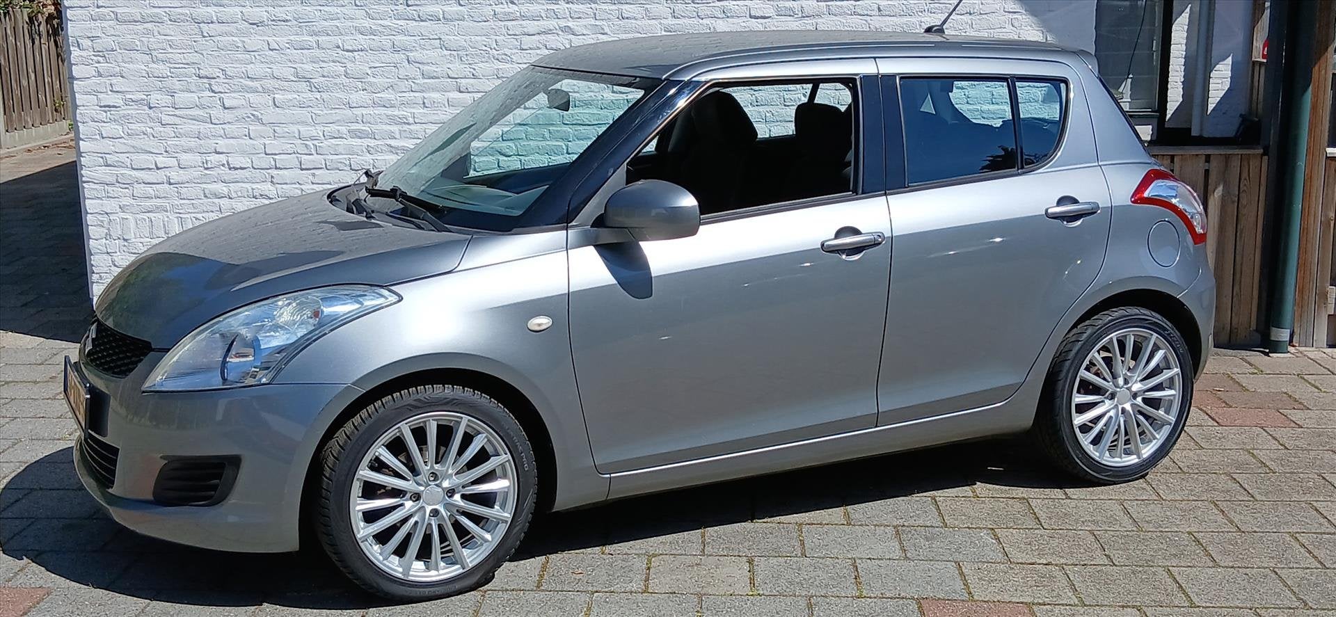 SUZUKI Swift 1.2 5drs comfort airco lmv 17 inch zeer mooie a, Auto's, Stof, Gebruikt, 4 cilinders, 400 kg
