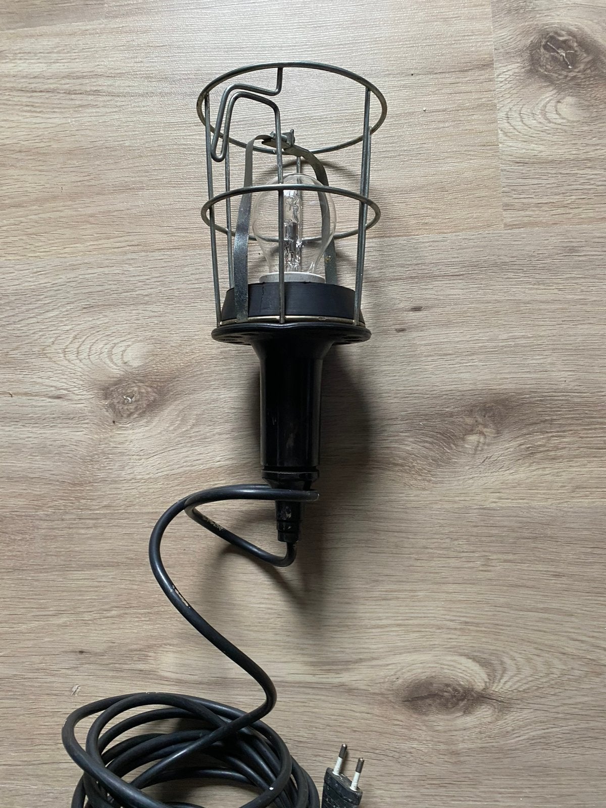 Stoere vintage bouwlamp looplamp werklamp met metalen kooi, Ophalen of Verzenden, Gebruikt, Zwart, Industrieel