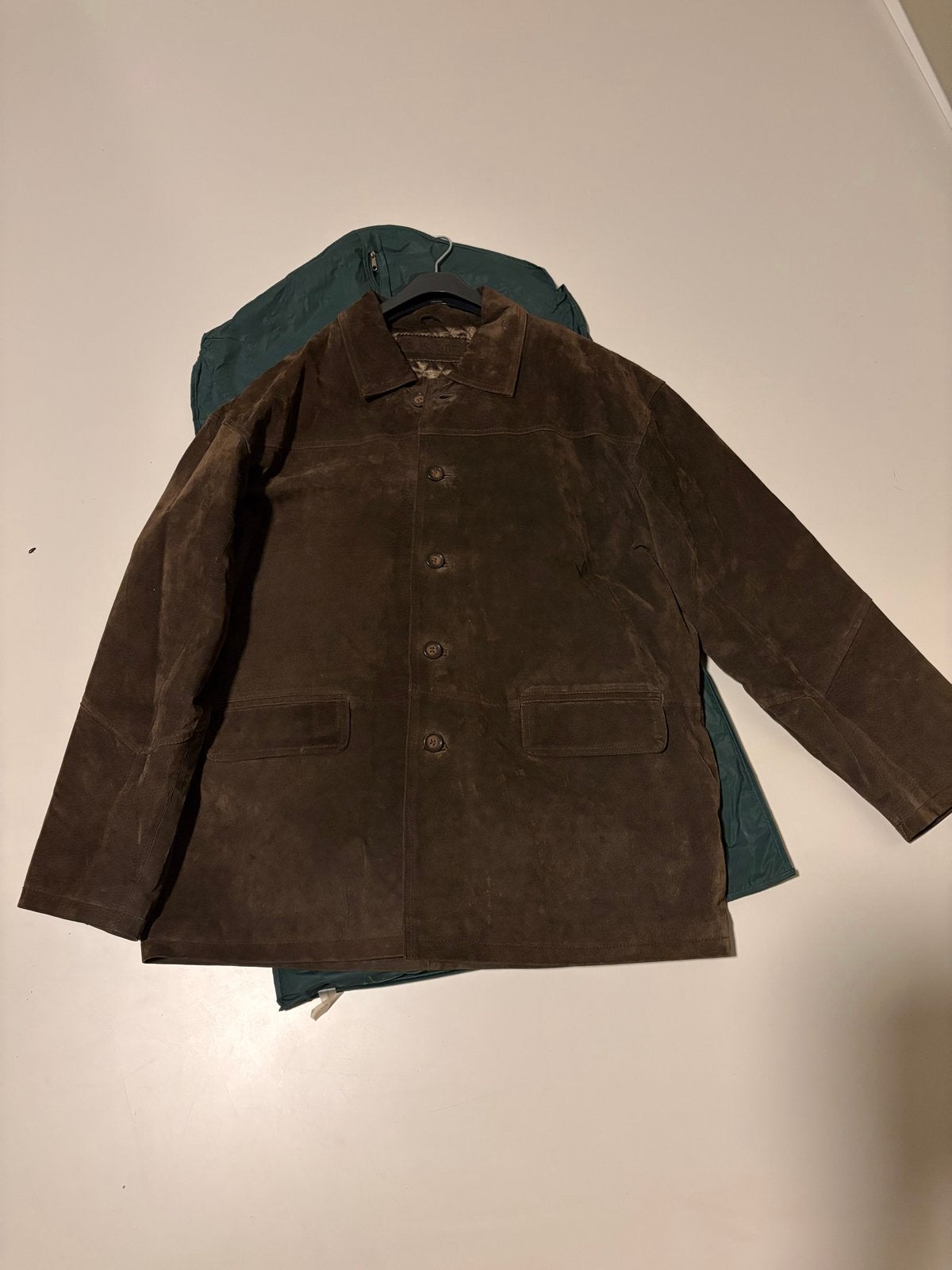 Nieuwe suède jas XXL bruin in beschermhoes, Kleding | Heren, Ophalen of Verzenden, Nieuw, Overige maten, Bruin