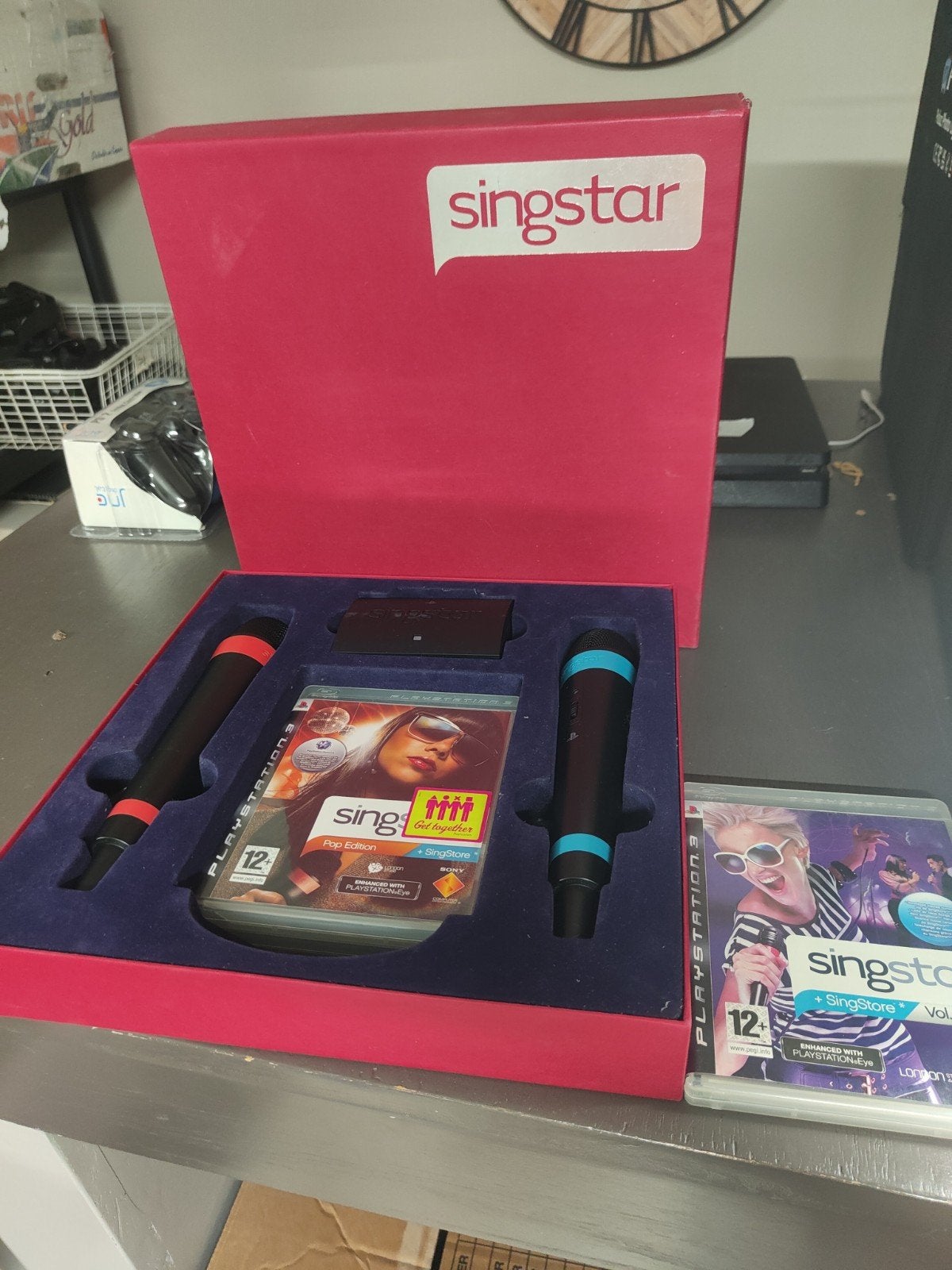 SingStar Pop Edition & Vol. 2 met 2 microfoons voor PS3, Muziek, Support@playstation.com, 2 spelers, Eén computer