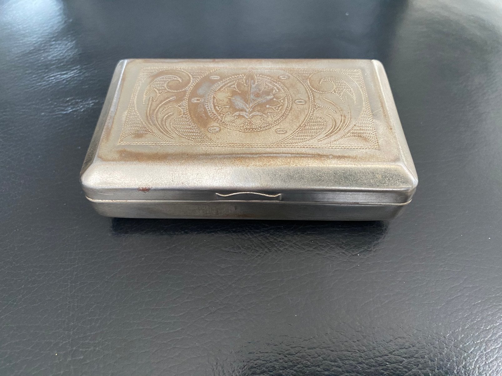 Vintage tabaksdoosje verzilverd., Verzamelen, Verzenden, Gebruikt, Tabaksdoos of Verpakking