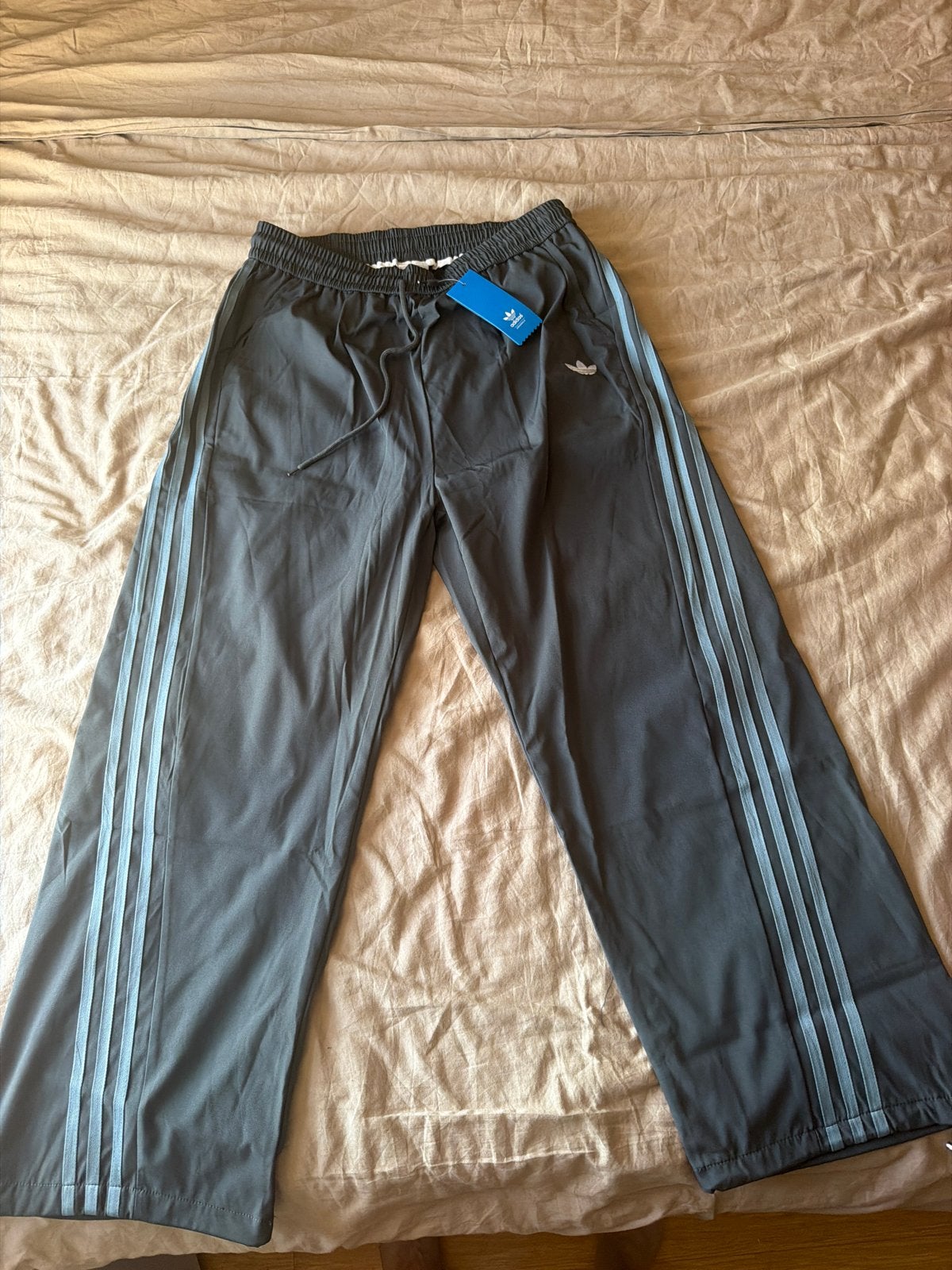 Adidas Originals Trainingsbroek - Nieuw met kaartjes, Ophalen of Verzenden, Nieuw, Overige maten, Grijs
