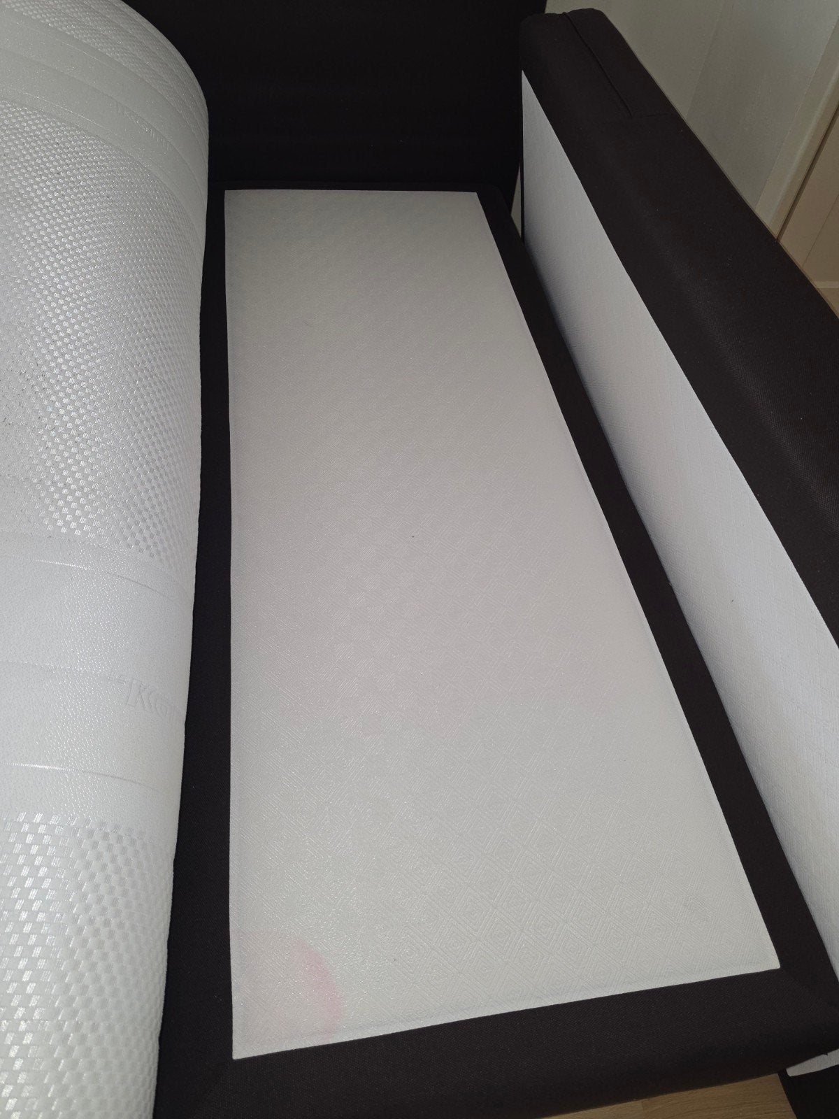 Tweepersoons boxspring Karlsson + topmatras, Gebruikt, Bruin, Tweepersoons, Ophalen of Verzenden