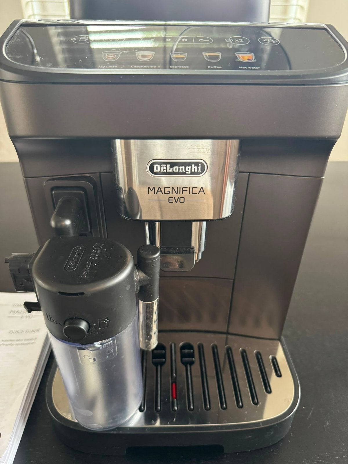DE LONGHI Magnifica Evo Volautomatische espressomachine, Ophalen of Verzenden, Zo goed als nieuw, Espresso apparaat, Koffiebonen