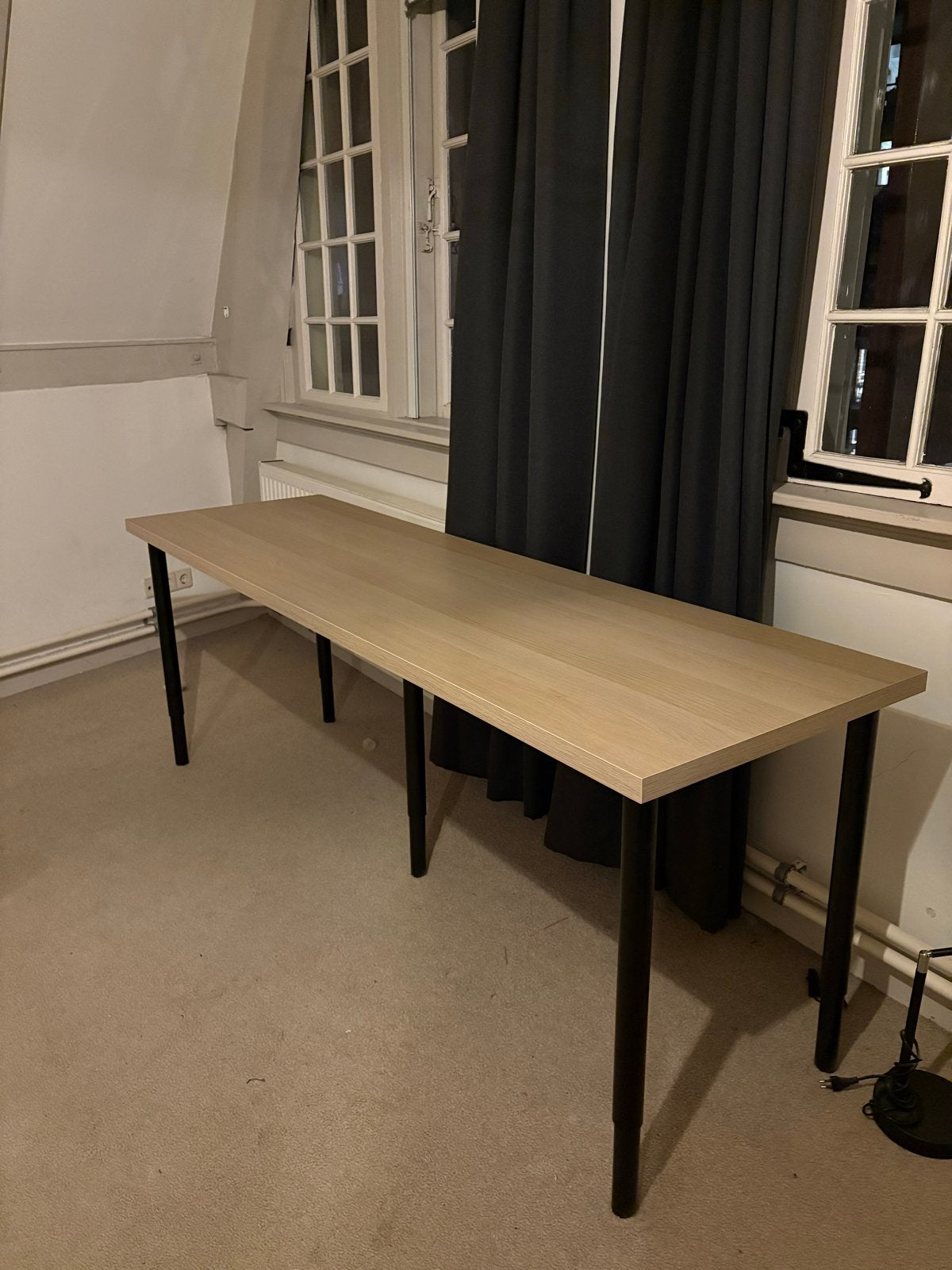 Ikea bureau 200x60cm, Ophalen, Zo goed als nieuw