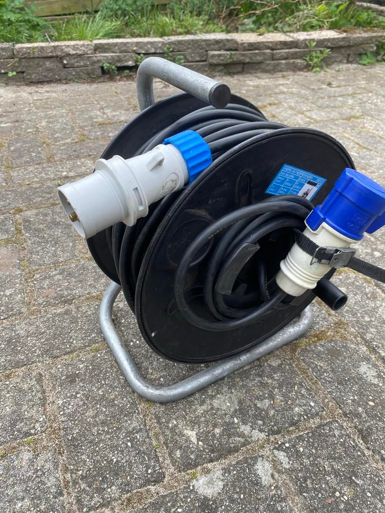 Camping haspel 40 meter met neopreen kabel, Ophalen, Zo goed als nieuw