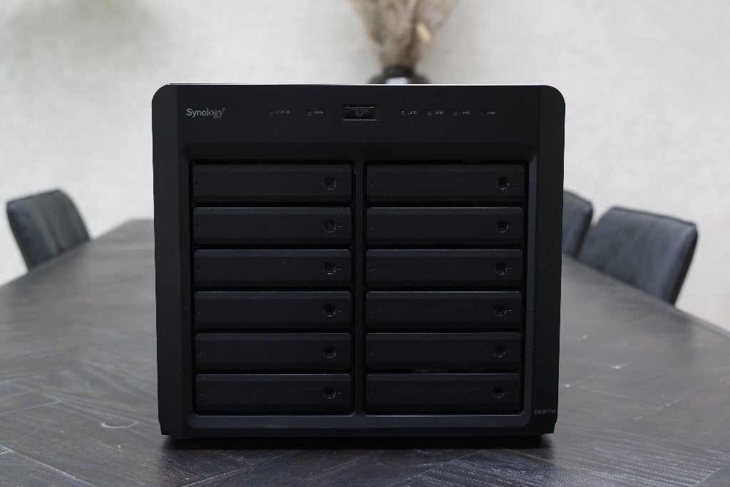 Synology DS3617xs + Dual 10GbE + 120TB WD Red Pro (12x 10TB), Ophalen, Gebruikt