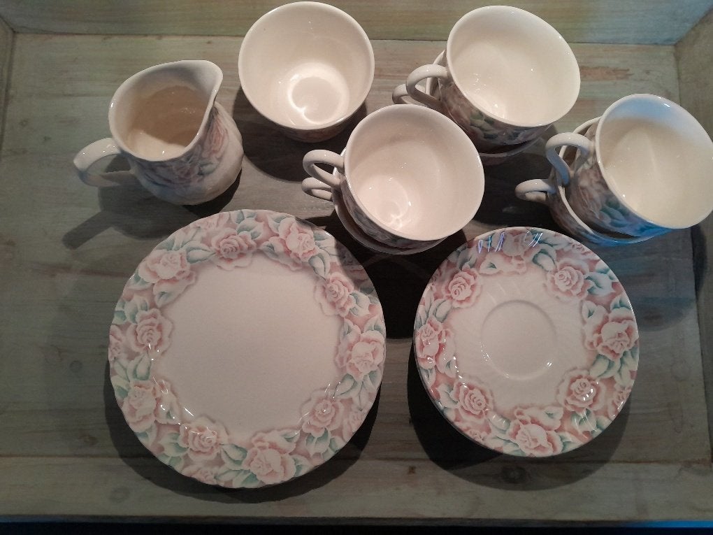 Ontbijtservies Barrats, gebroken wit met roze rozen, Huis en Inrichting, Keuken | Servies, Gebruikt, Overige typen, Ophalen of Verzenden