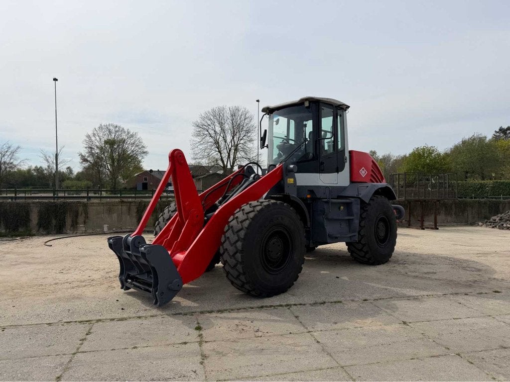 2004 O&K L25.5 Shovel, Wiellader of Shovel