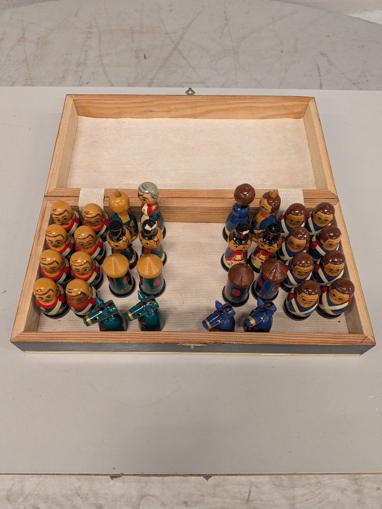 Handbeschilderd schaakspel Borodino 1812 in klapkist, Ophalen of Verzenden, Minder dan 500 stukjes, Zo goed als nieuw, Schaken