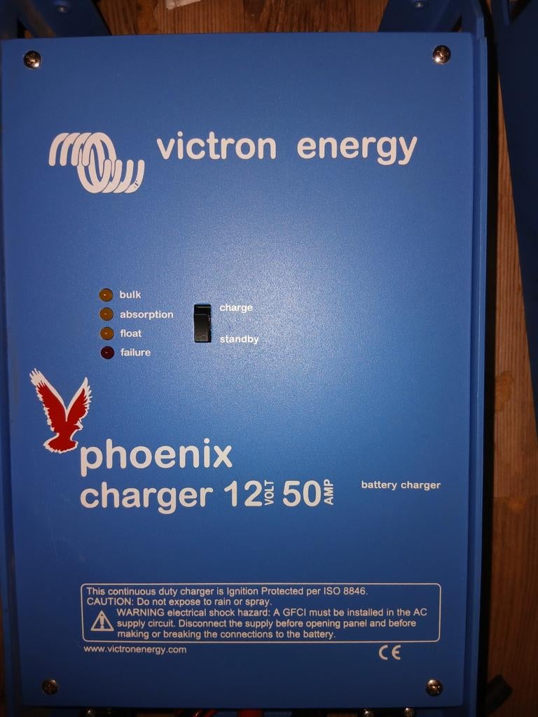 Victron phoenix 12/50  1x gebruikt demo nieuwstaat250€!!!!, Ophalen of Verzenden, Zo goed als nieuw, Kabel of Apparatuur