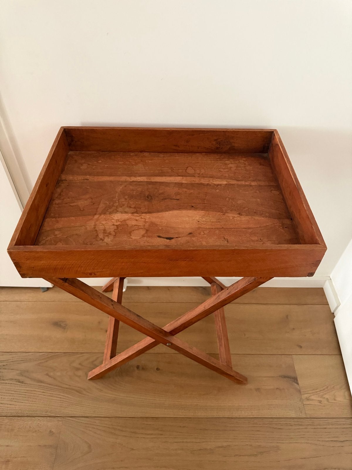 Houten butler tray, Ophalen