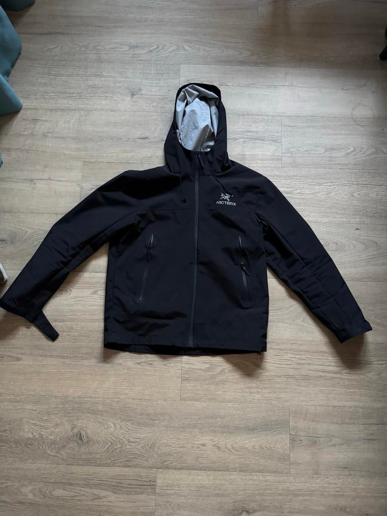 Arcteryx Gore-Tex Jas Zwart - Maat M, Kleding | Heren, Ophalen of Verzenden, Zo goed als nieuw, Maat 48/50 (M), Zwart