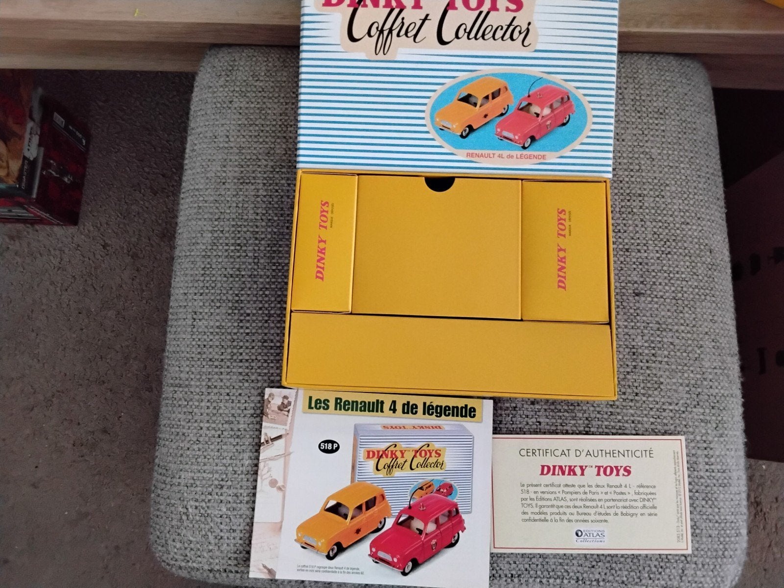 DINKY TOYS ATLAS COFFRET COLLECTION RENAULT 4 L DE LEGENDE, Ophalen of Verzenden, Zo goed als nieuw, Auto, Dinky Toys