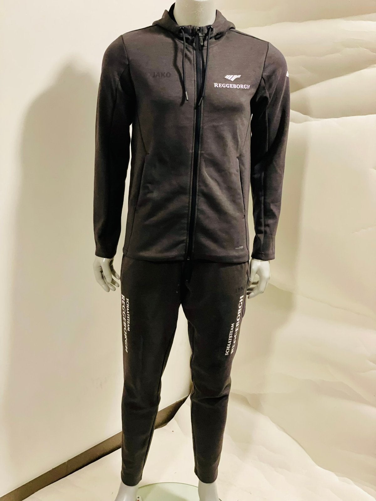 Sportkleding sportvest joggingbroek maat M Jako Reggeborgh, Kleding | Dames, Ophalen of Verzenden, Zo goed als nieuw, Maat 38/40 (M)