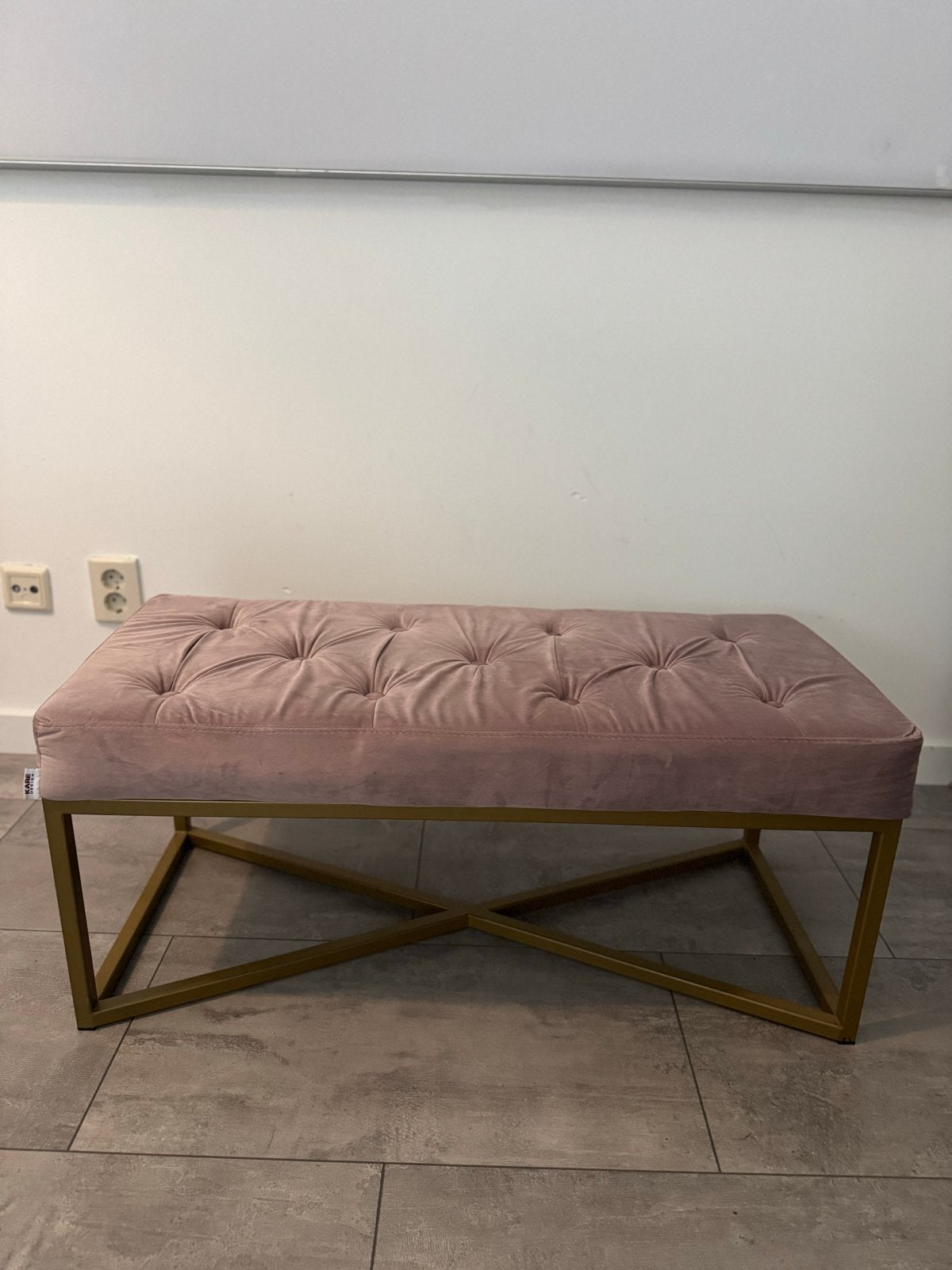 Roze fluwelen poef met gouden onderstel, Ophalen, Minder dan 50 cm, Zo goed als nieuw, 75 tot 100 cm