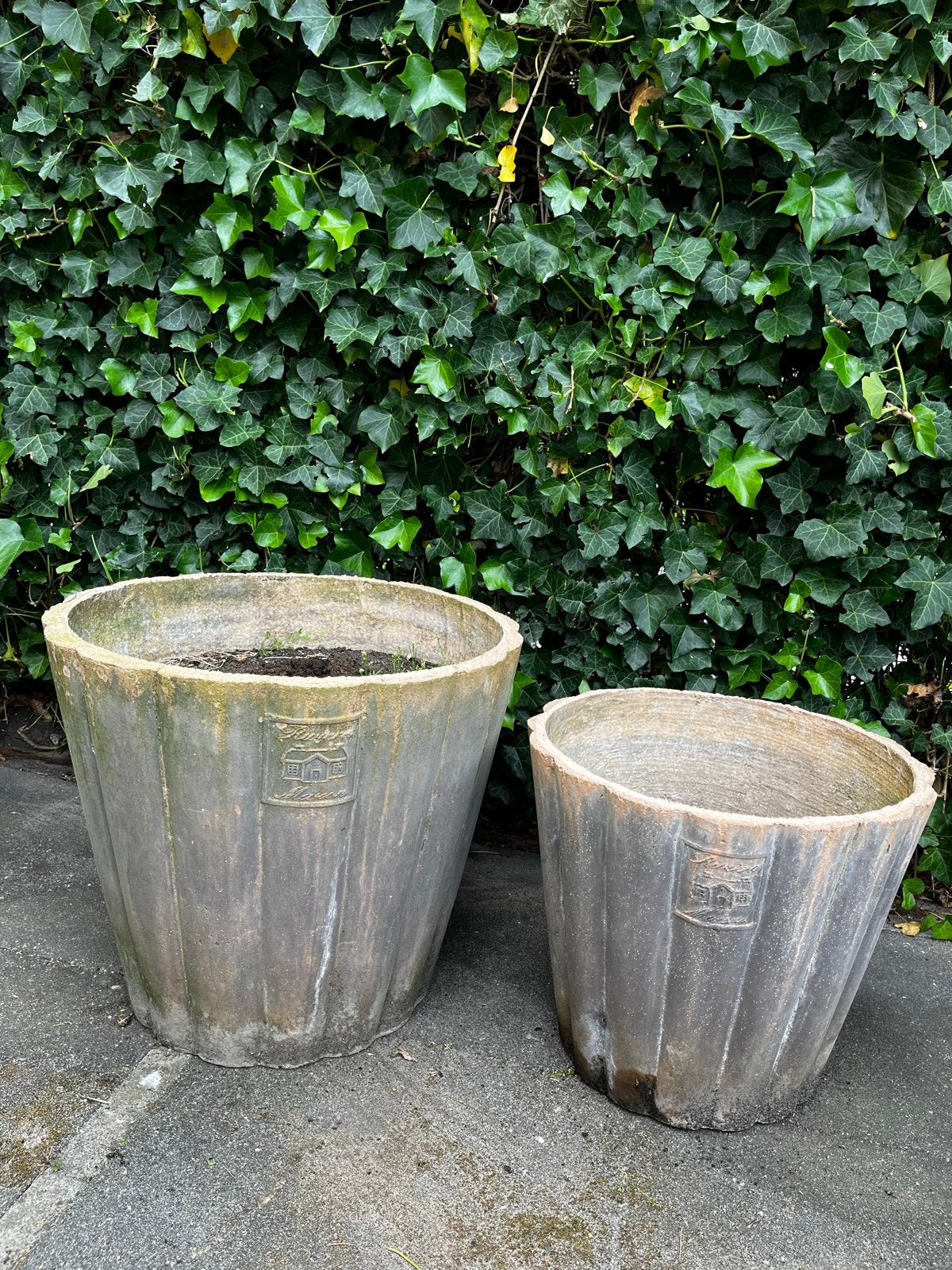 Rivièra Maison Set van 2 vintage stenen bloempotten, Ophalen, Steen, Gebruikt, Balkon