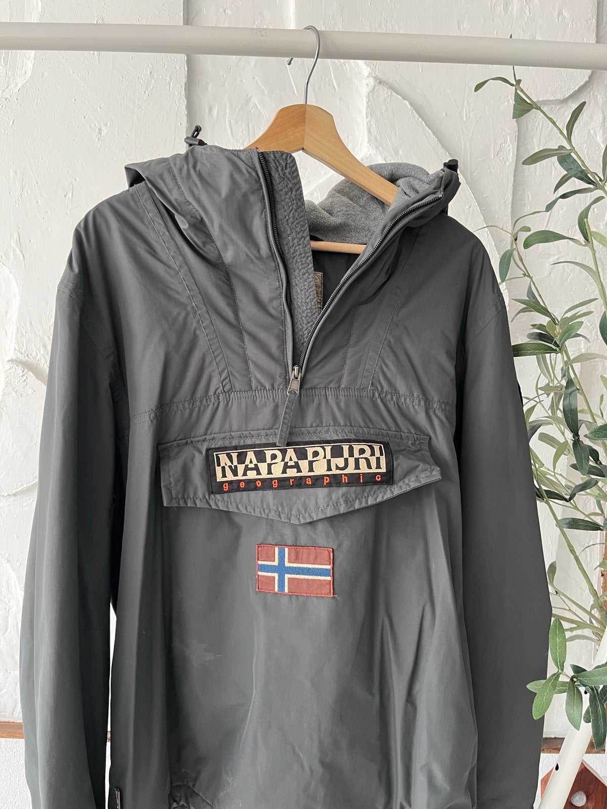 Napapijri Anorak Jack - Super Mooi en Comfortabel, Ophalen of Verzenden, Zo goed als nieuw, Overige maten, Grijs