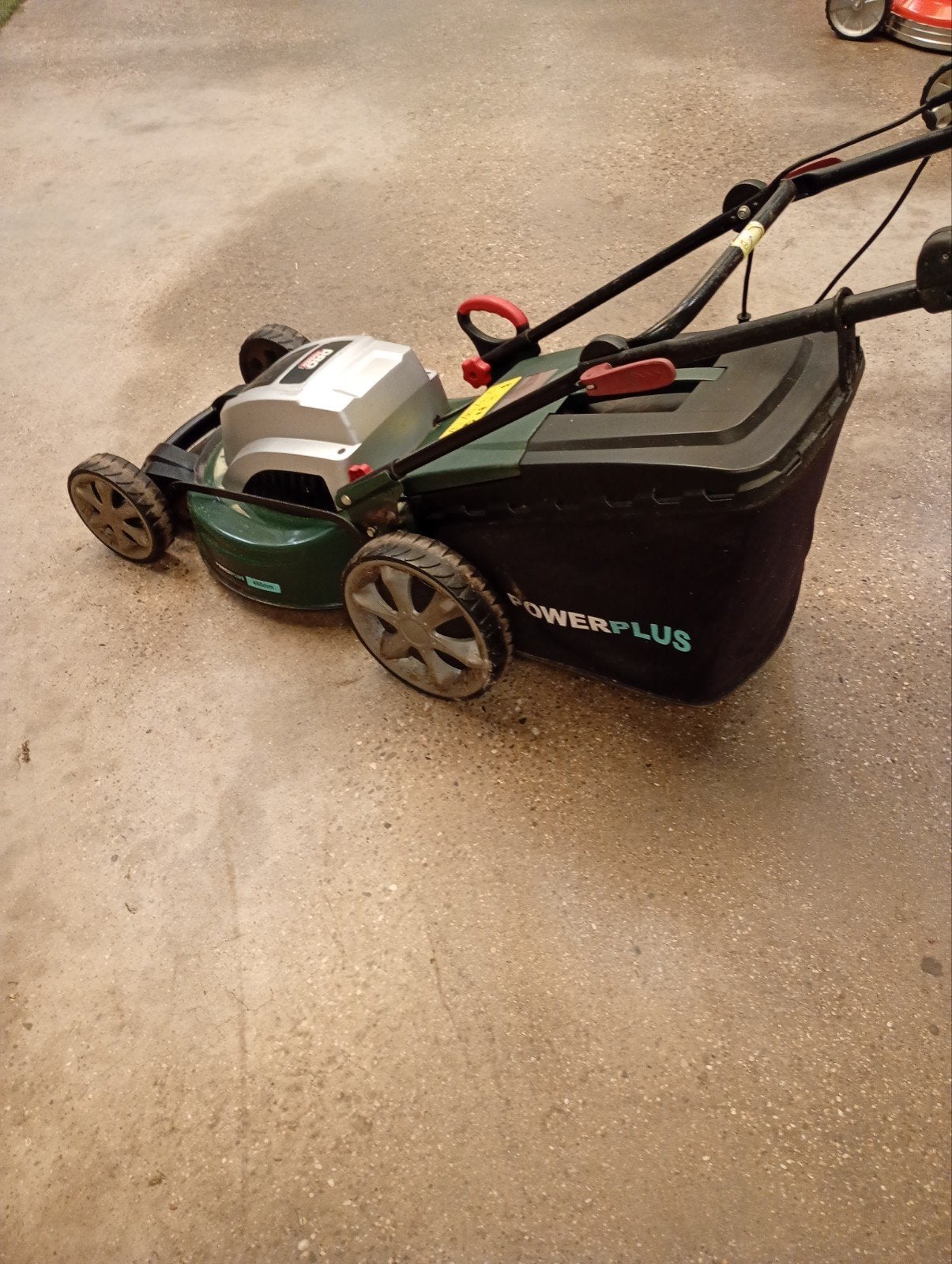 PowerPlus electrische grasmaaier, Ophalen, Cirkelmaaier, Gebruikt, Elektrische grasmaaier