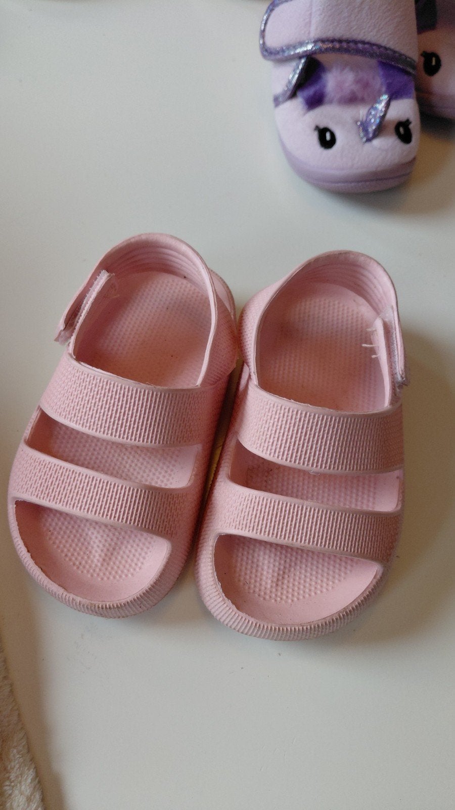 slippers met klittenband maat 25, Ophalen, Gebruikt, Meisje, Schoentjes