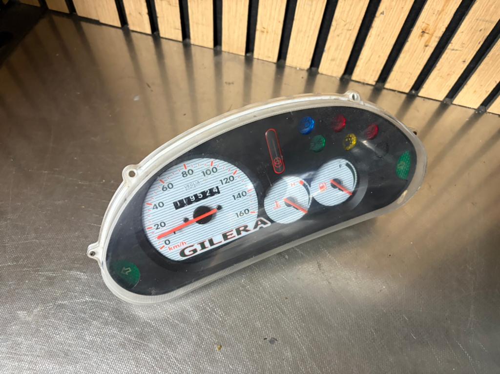 gilera runner kilometer teller, Motoren, Ophalen
