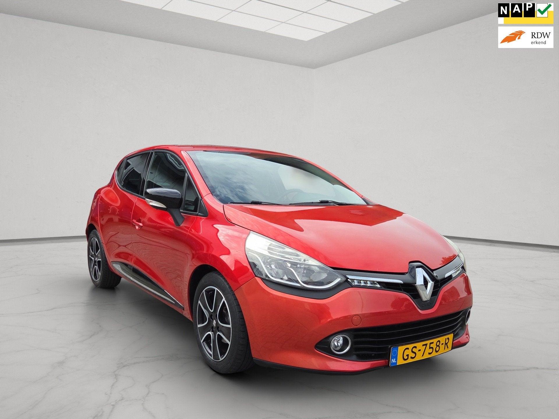 Renault Clio 0.9 TCe Expression, Voorwielaandrijving, Stof, Zwart, 540 kg