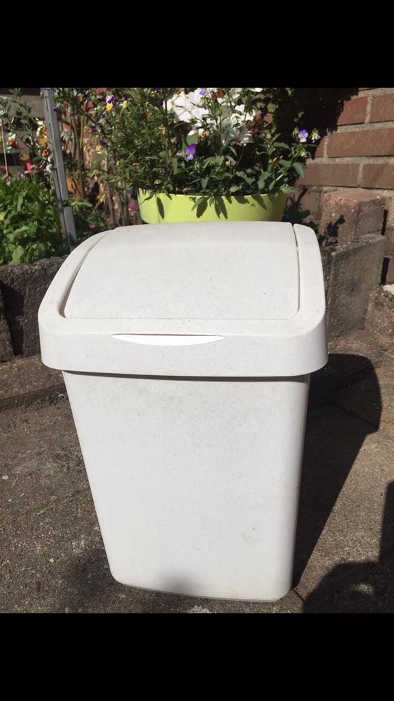 Afvalemmer met swingdeksel(Curver)3ltr,prullenbak, Kunststof, Ophalen of Verzenden, Zo goed als nieuw, Minder dan 10 liter