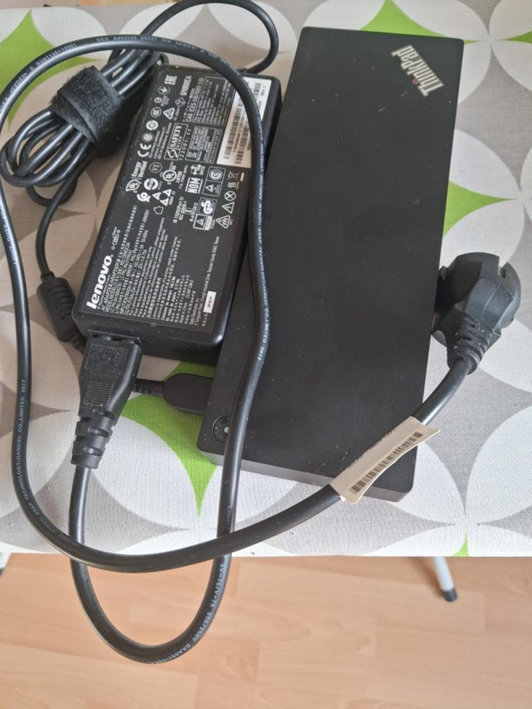 Lenovo docking station thunderbolt met power kabel, Computers en Software, Dockingstations, Ophalen of Verzenden, Lenovo, Docking station