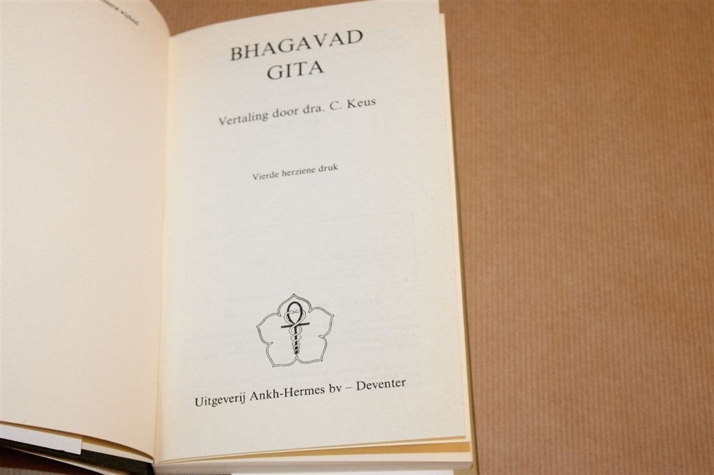 Bhagavad Gita — Hindoeïsme — Vertaling C. Keus, Ophalen of Verzenden, Gelezen, Overige onderwerpen, Achtergrond en Informatie