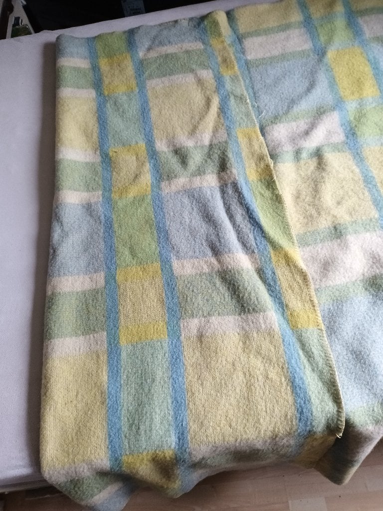 Didas grote wollen geblokte deken Blauw geel. 230-163cm, Woondeken, Wol, Ophalen of Verzenden, Zo goed als nieuw