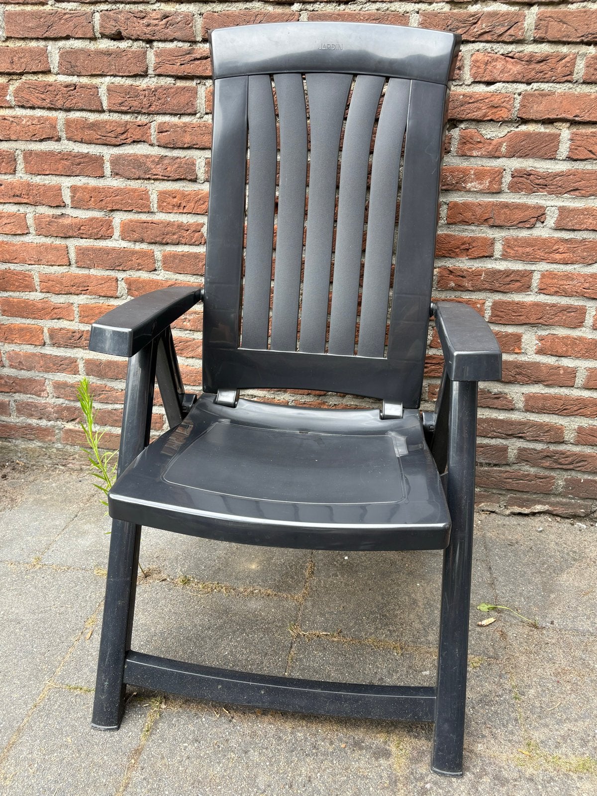 Jardin Tuinset: Tafel met 5 verstelbare stoelen + kussens, Ophalen, 5 zitplaatsen, Kunststof, Gebruikt