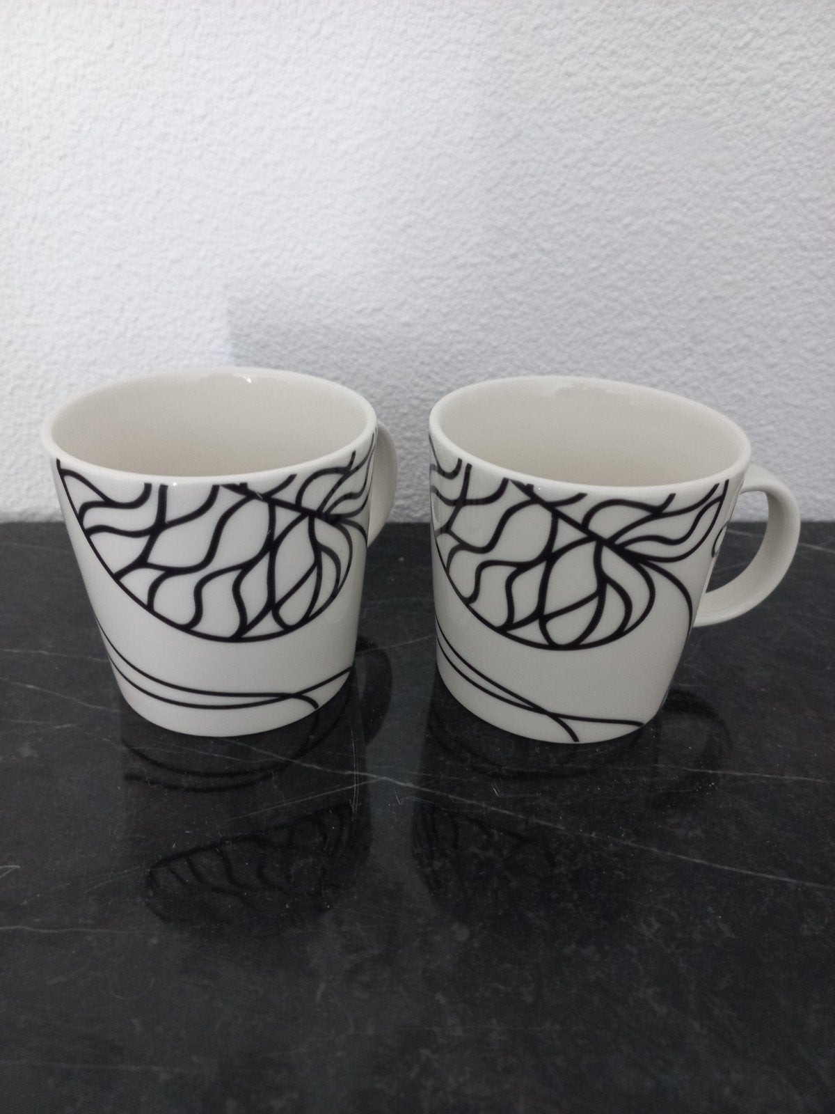 Iittala Marimekko Bottna mokken - puntgaaf, Overige merken, Keramiek, Zo goed als nieuw, Mok