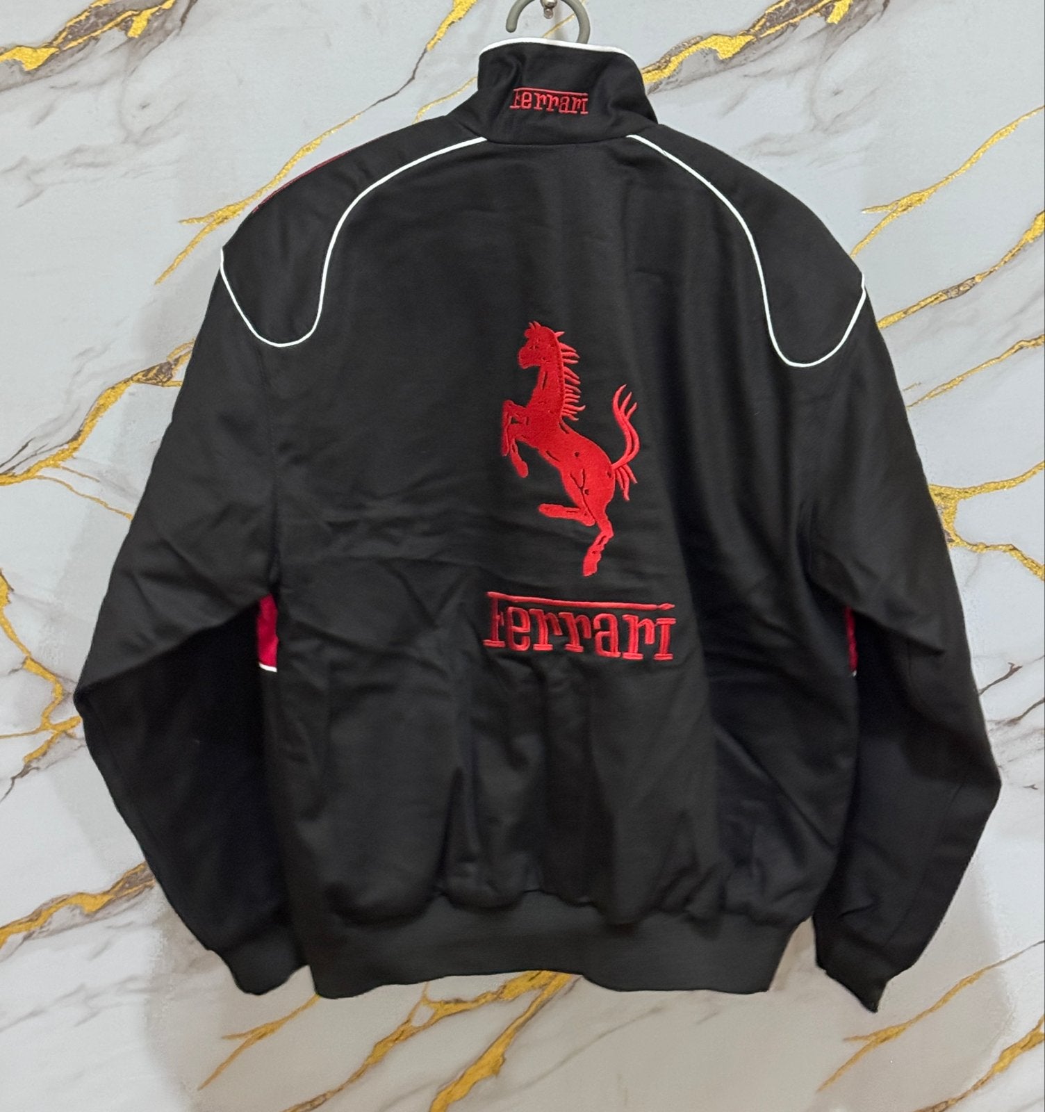 Ferrari Racing Jas - Zwart met Rode Details, Ophalen of Verzenden, Nieuw, Maat 52/54 (L), Zwart
