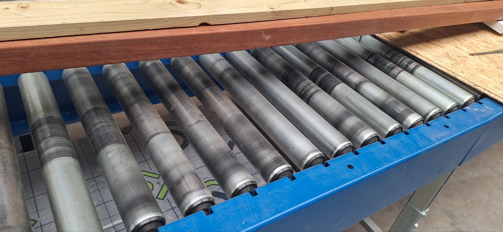tekoop rollenbaan 2x6 meter met aanslag geleiding, Ophalen, Zo goed als nieuw