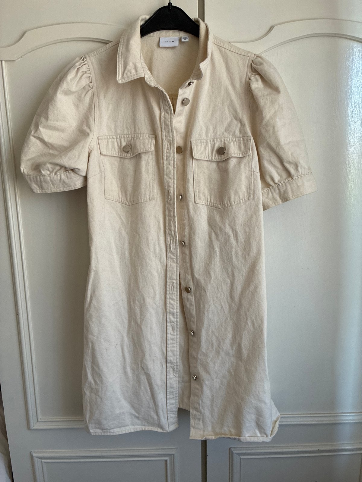 VILA spijkerjurk beige maat 38 met pofmouwen, Kleding | Dames, Maat 38/40 (M), Beige, Ophalen of Verzenden, Zo goed als nieuw