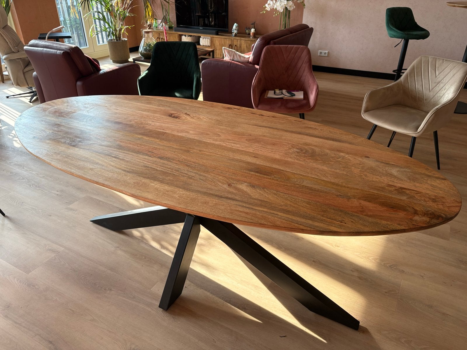 Bijna nieuwe (1,5 jr)Ovale Mango Eettafel 220x100 cm facet, Ophalen, 100 tot 150 cm, 200 cm of meer, Zo goed als nieuw