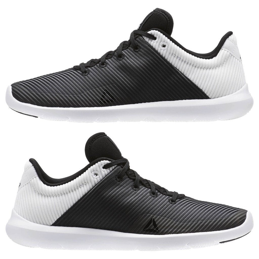 Reebok dames sneakers dance Studio Basics zwart wit mt 38,5, Zwart, Nieuw, Ophalen of Verzenden, Sneakers of Gympen