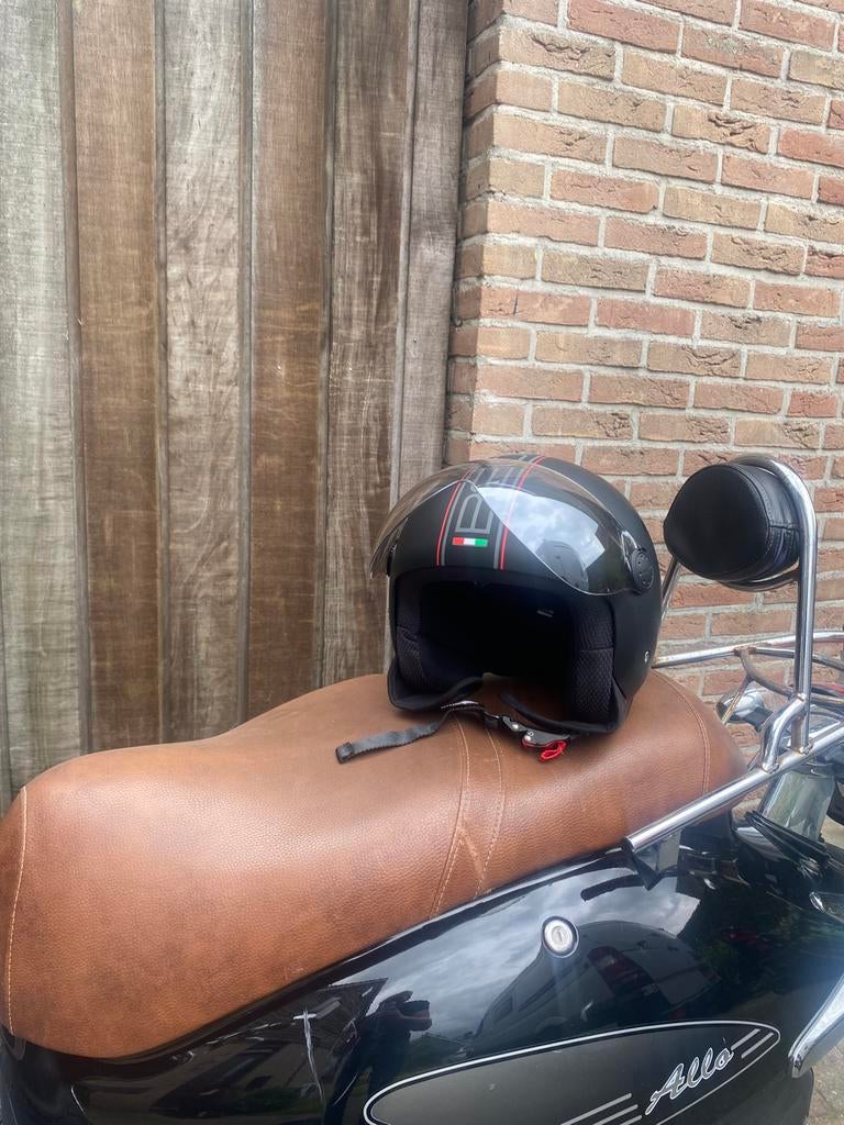 BEON scooterhelm maat L, Fietsen en Brommers, Brommerhelmen, Ophalen, Nieuw, Large