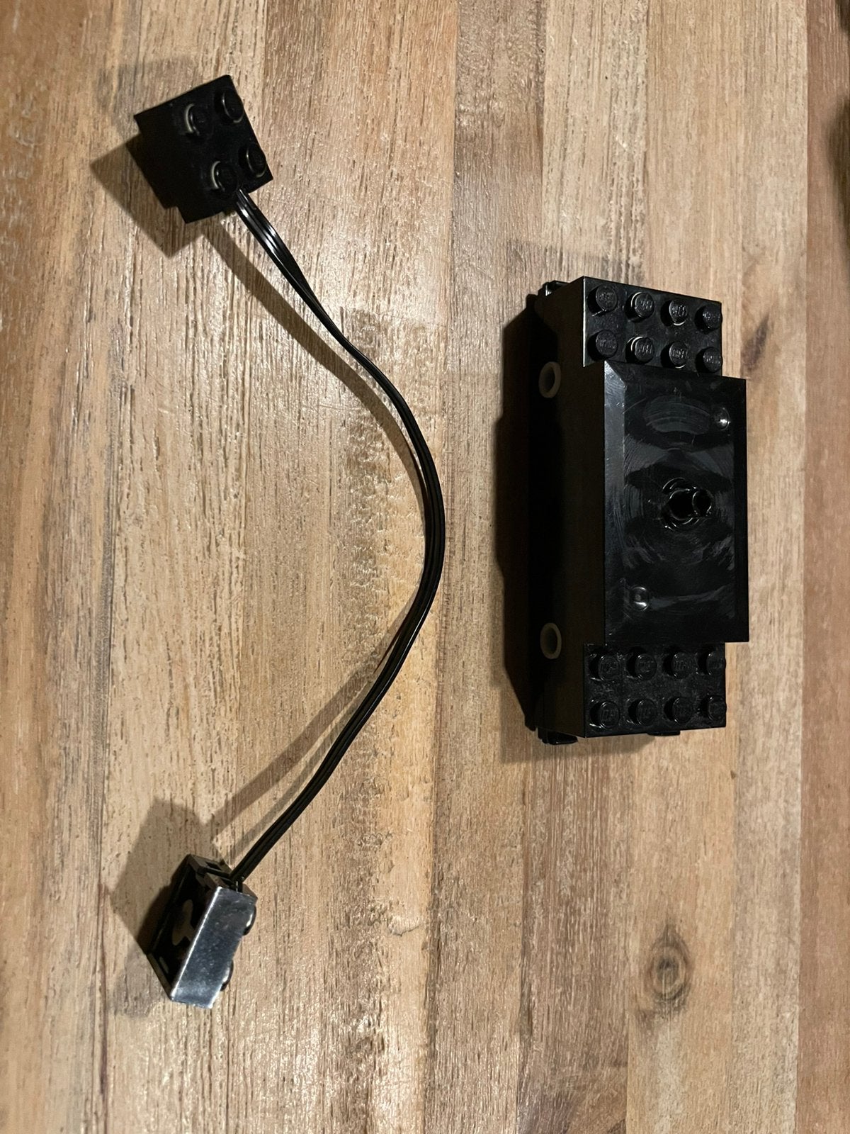 Lego trein motor + kabel, Kinderen en Baby's, Lego, Ophalen of Verzenden, Losse stenen, City